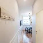 Cute & Bright Flat W/ Ac By Lovelystay