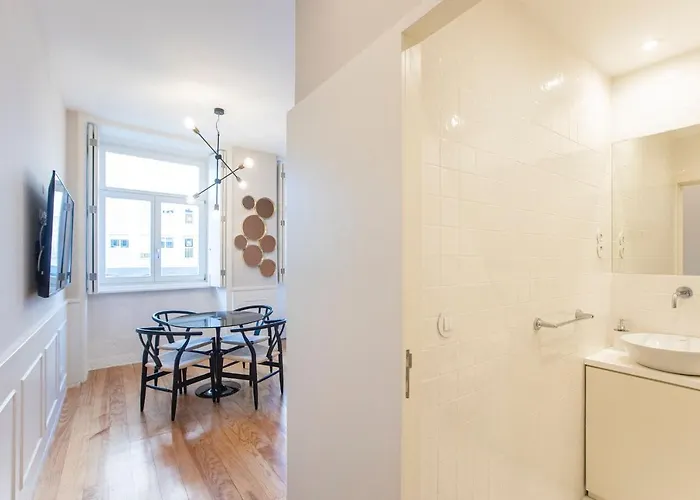 Cute & Bright Flat W/ Ac By Lovelystay *