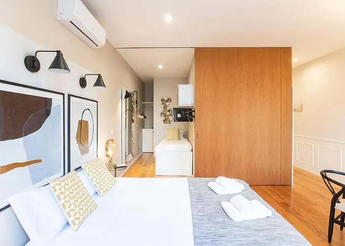 Cute & Bright Flat W/ Ac By Lovelystay