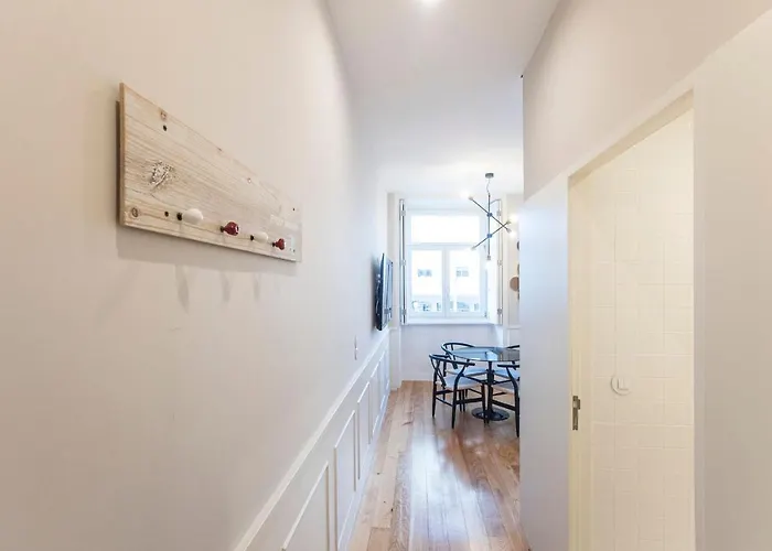 Cute & Bright Flat W/ Ac By Lovelystay